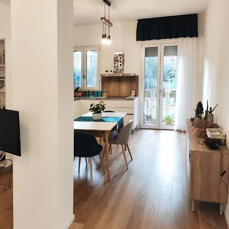 Homestay Confortevole Stanza Privata In Grazioso Con Giardino Cagliari