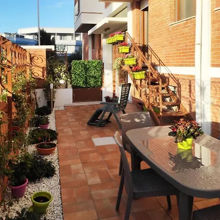Homestay Confortevole Stanza Privata In Grazioso Con Giardino Cagliari