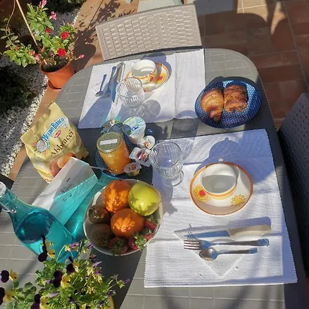 Homestay Confortevole Stanza Privata In Grazioso Con Giardino Cagliari