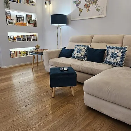 Confortevole Stanza Privata In Grazioso Con Giardino Cagliari