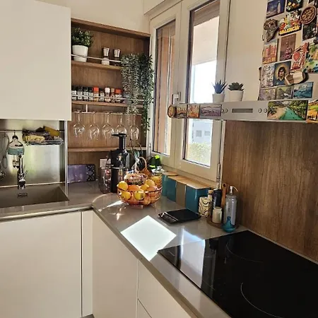 Confortevole Stanza Privata In Grazioso Con Giardino Homestay *